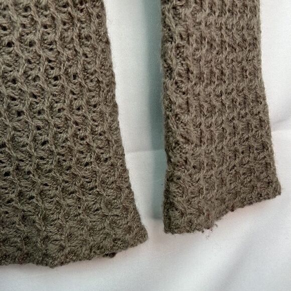 Peregrine pure New Wool sage/taupe Scoop Neck Sweater - Picture 13 of 14